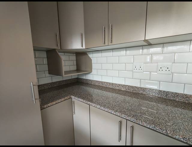 3 BEDROOM APARTMENT TO LET IN OVERPORT